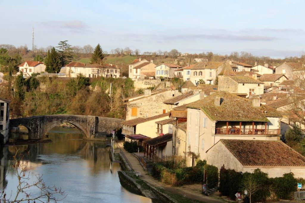 Les Gites Du Chateau - L Appartement Du Roi - Magnifique Appartement Face Au Chateau Nérac Exteriér fotografie